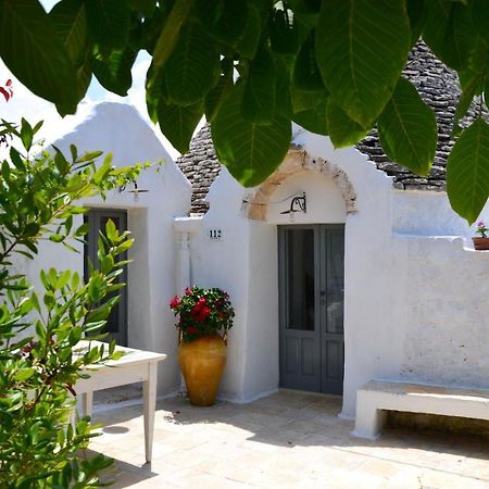 Trullo Piccola Contrada Guest House Locorotondo Exterior photo