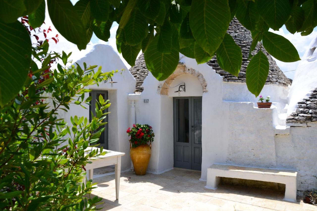 Trullo Piccola Contrada Guest House Locorotondo Exterior photo