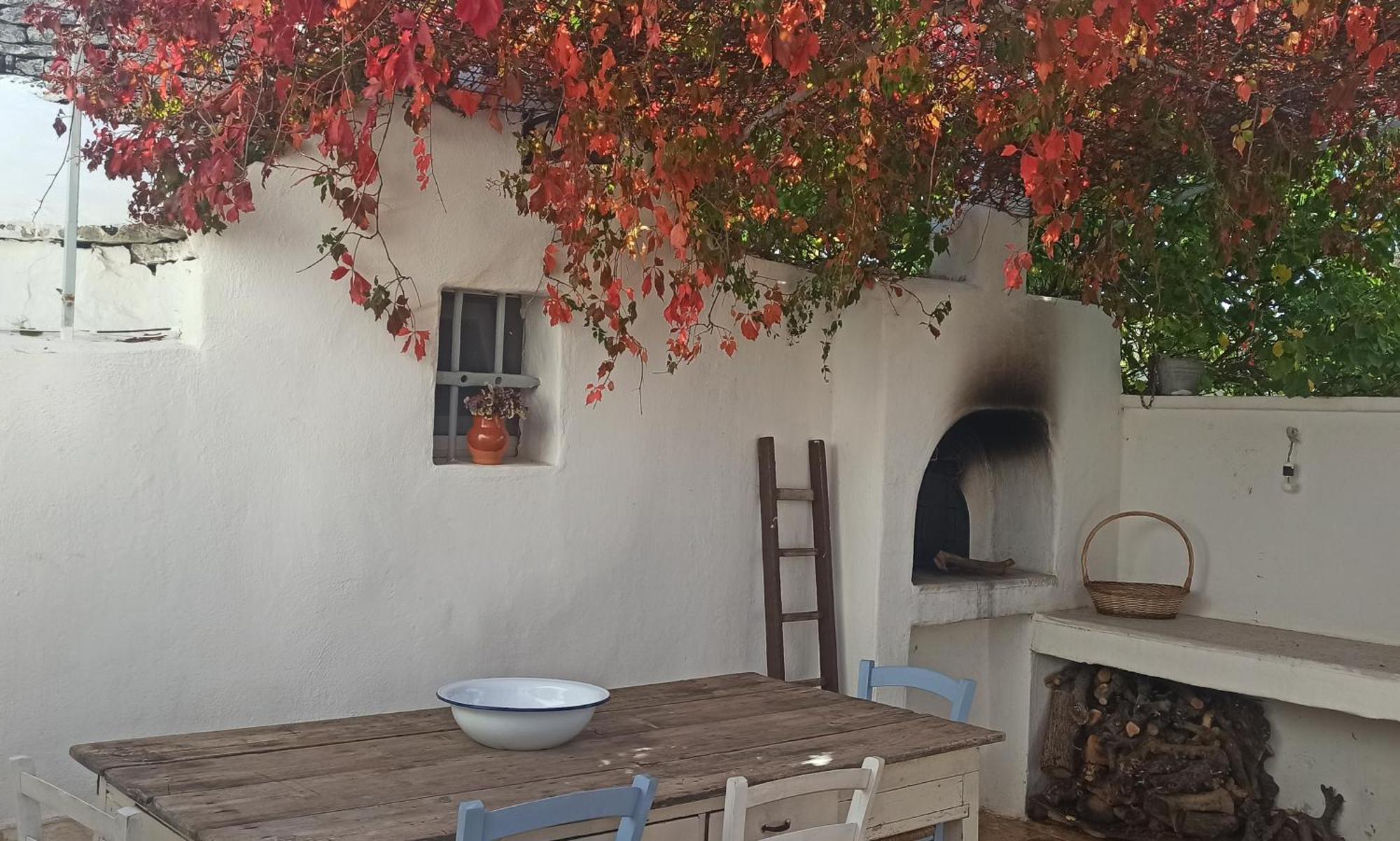 Trullo Piccola Contrada Guest House Locorotondo Exterior photo